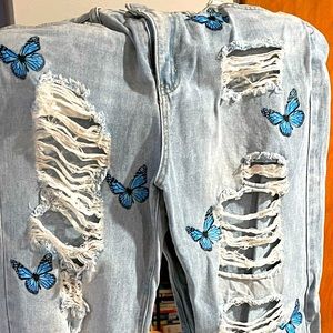 Brand new, never worn ripped mom jeans!